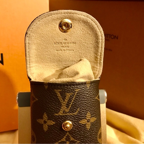Louis Vuitton Cell Phone Case - Picture 4 of 11